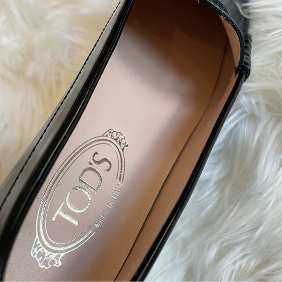 Tod’s Gommino Patent Loafers - Picture 7 of 8